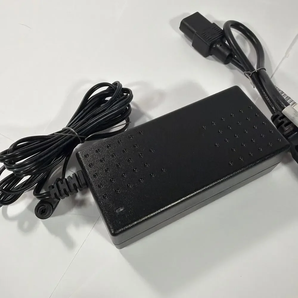 Ten Pao S065AQ2400270 24V 2.7A Switching Power Supply Adapter